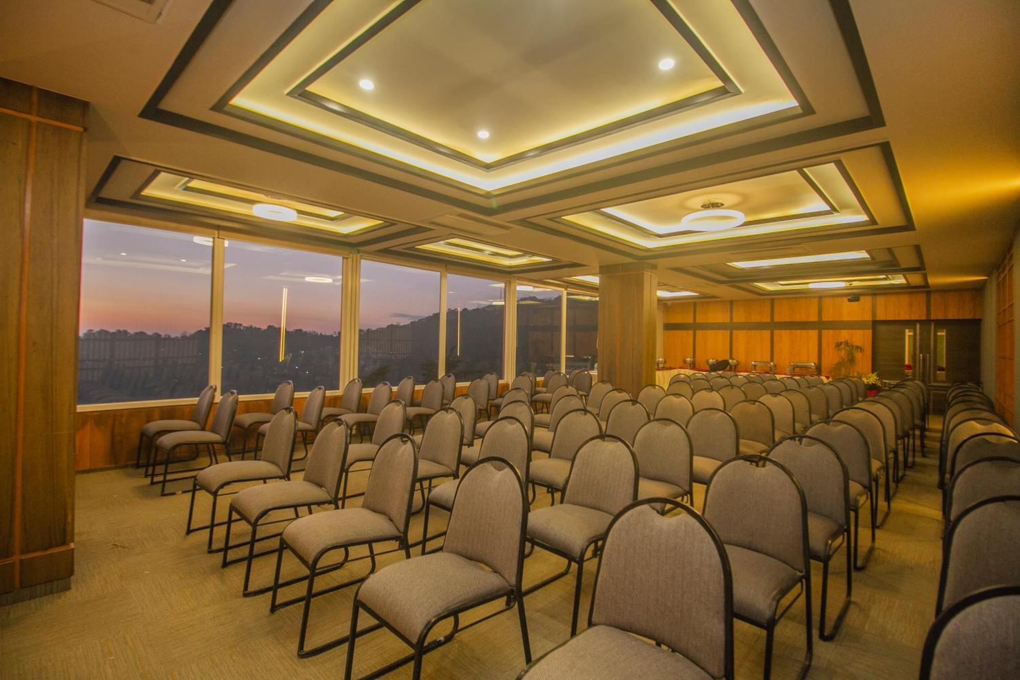 Amritara Surya, Mcleodganj, Dharamshala Otel Dış mekan fotoğraf