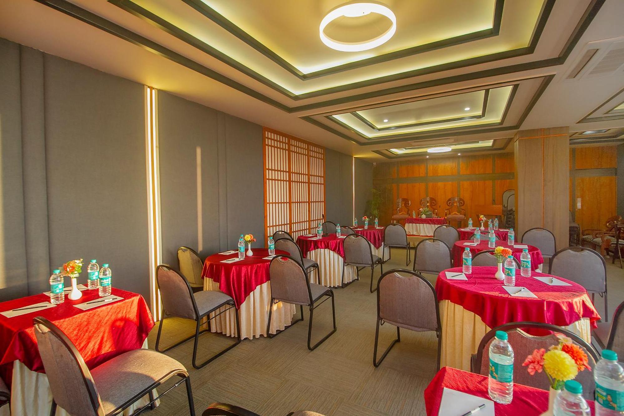 Amritara Surya, Mcleodganj, Dharamshala Otel Dış mekan fotoğraf