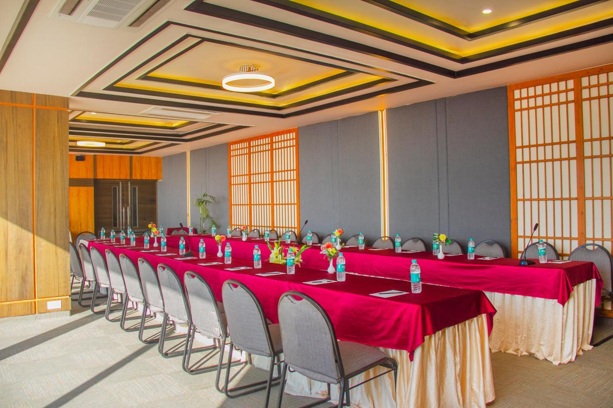 Amritara Surya, Mcleodganj, Dharamshala Otel Dış mekan fotoğraf