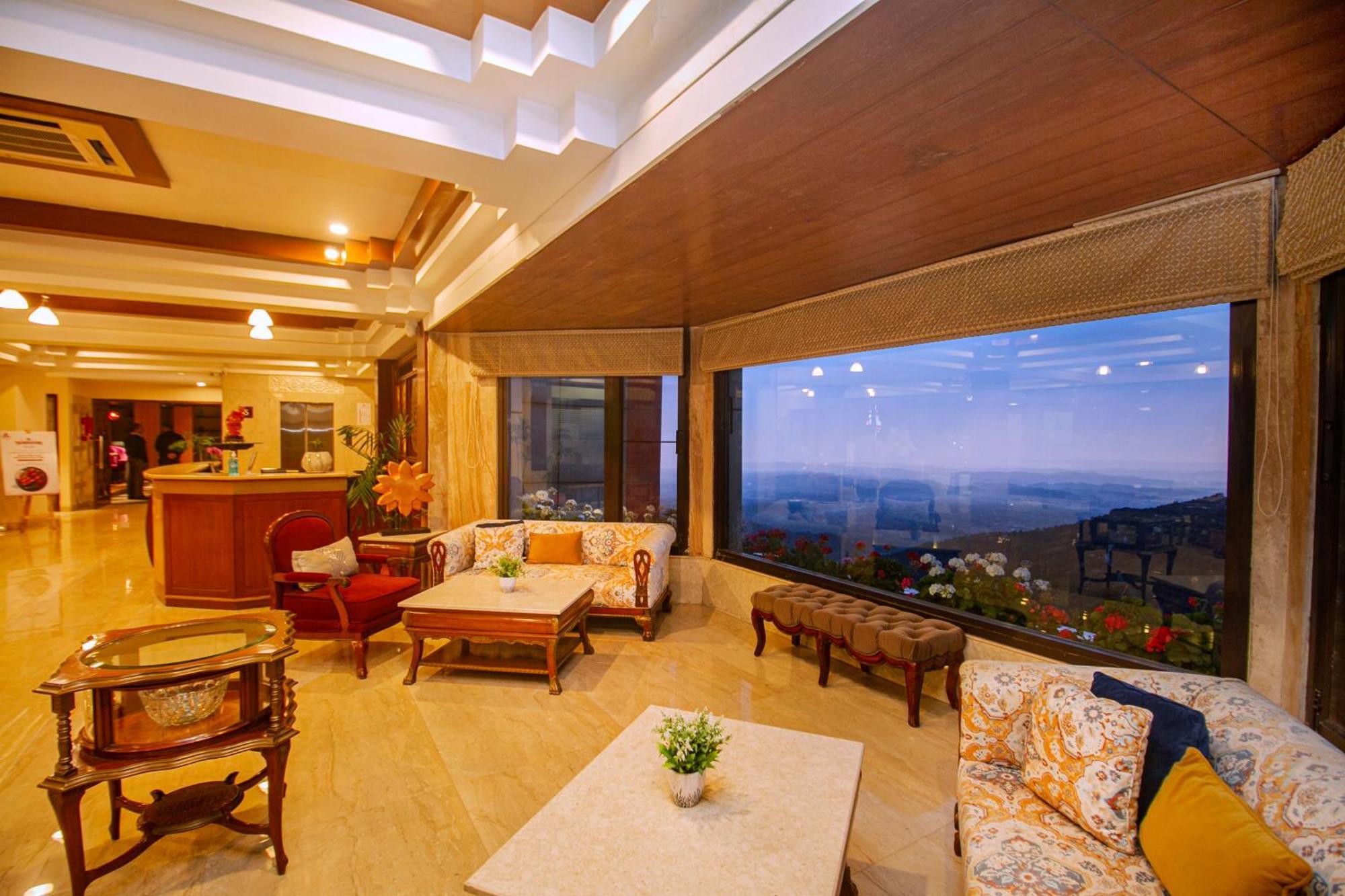 Amritara Surya, Mcleodganj, Dharamshala Otel Dış mekan fotoğraf